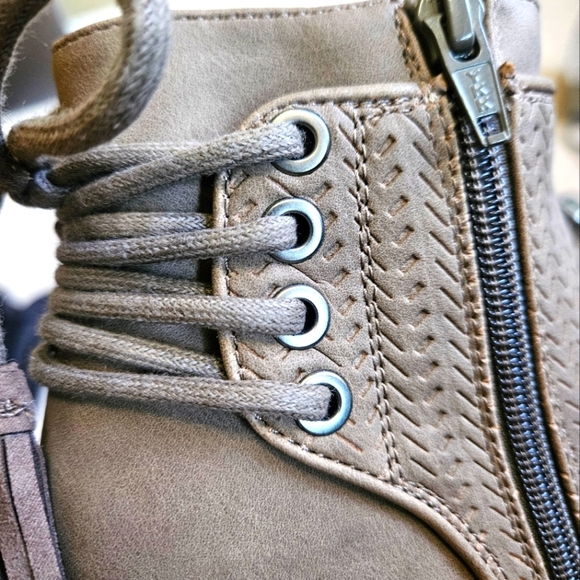 Roxy Devon Ankle Boots - Picture 4 of 6